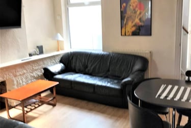 6 bed house, Warwards Lane, Selly Park, Birmingham, B297QX - Image 1